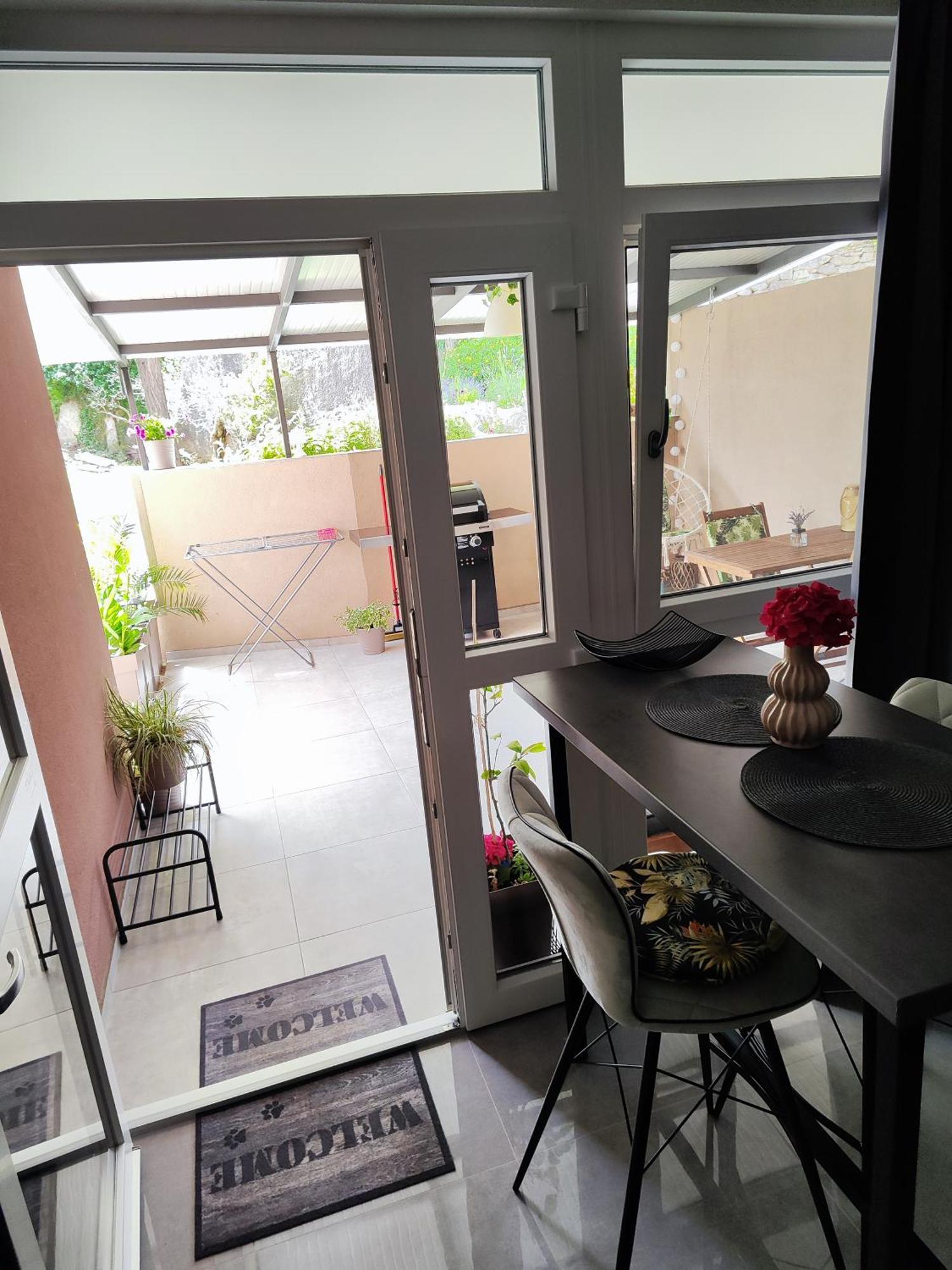Cave With Free Parking Apartma Pula